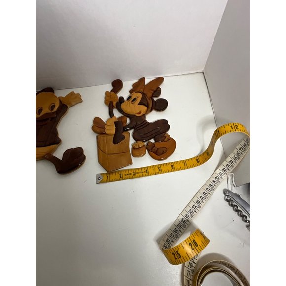 Pair of Disney Minnie Mouse Playing Instrument, Donald Duck Dancing, Wood Intars - Picture 6 of 16